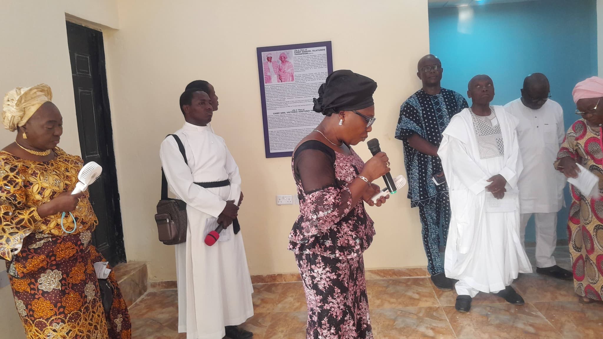 Dedication: testimonies and prayers inside the new building